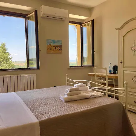 Con Cucina Il Favaio Κατάλυμα σε φάρμα